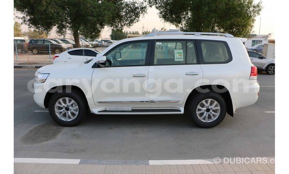Buy Import Toyota Land Cruiser White Car in Import - Dubai in Malawi Buy Import Toyota Land Cruiser White Car in Import - Dubai in Malawi