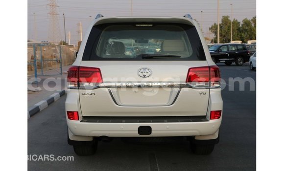 Buy Import Toyota Land Cruiser White Car in Import - Dubai in Malawi Buy Import Toyota Land Cruiser White Car in Import - Dubai in Malawi