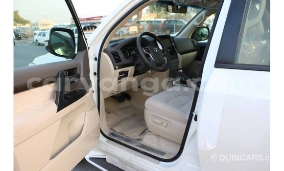Buy Import Toyota Land Cruiser White Car in Import - Dubai in Malawi Buy Import Toyota Land Cruiser White Car in Import - Dubai in Malawi