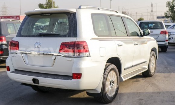 Buy Import Toyota Land Cruiser White Car in Import - Dubai in Malawi Buy Import Toyota Land Cruiser White Car in Import - Dubai in Malawi