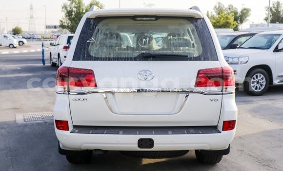 Buy Import Toyota Land Cruiser White Car in Import - Dubai in Malawi Buy Import Toyota Land Cruiser White Car in Import - Dubai in Malawi
