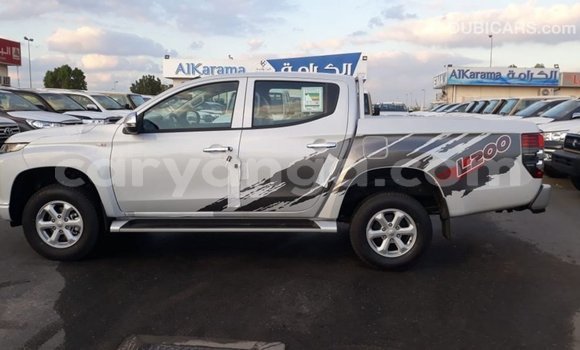 Buy Import Mitsubishi L200 White Car in Import - Dubai in Malawi Buy Import Mitsubishi L200 White Car in Import - Dubai in Malawi