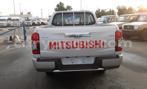 Buy Import Mitsubishi L200 White Car in Import - Dubai in Malawi Buy Import Mitsubishi L200 White Car in Import - Dubai in Malawi