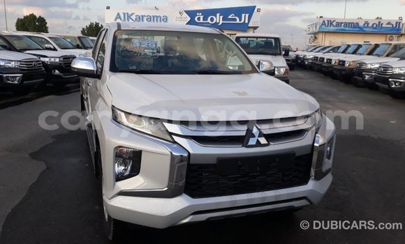 Buy Import Mitsubishi L200 White Car in Import - Dubai in Malawi Buy Import Mitsubishi L200 White Car in Import - Dubai in Malawi