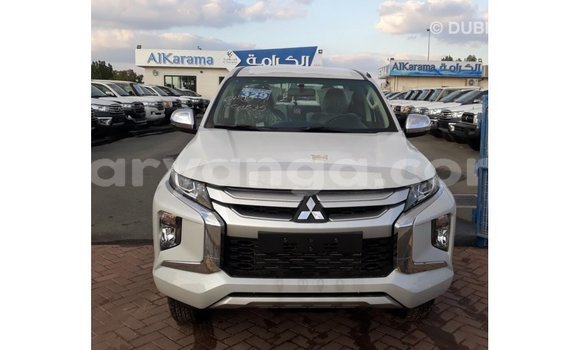 Buy Import Mitsubishi L200 White Car in Import - Dubai in Malawi Buy Import Mitsubishi L200 White Car in Import - Dubai in Malawi