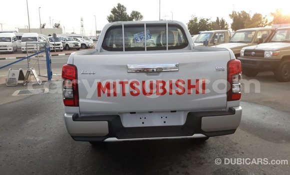Buy Import Mitsubishi L200 White Car in Import - Dubai in Malawi Buy Import Mitsubishi L200 White Car in Import - Dubai in Malawi