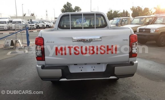 Buy Import Mitsubishi L200 White Car in Import - Dubai in Malawi Buy Import Mitsubishi L200 White Car in Import - Dubai in Malawi