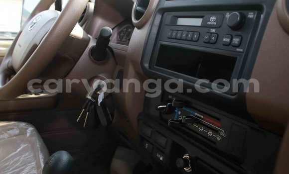 Buy Import Toyota Land Cruiser Beige Car in Import - Dubai in Malawi Buy Import Toyota Land Cruiser Beige Car in Import - Dubai in Malawi