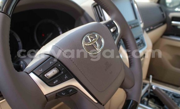 Buy Import Toyota Land Cruiser White Car in Import - Dubai in Malawi Buy Import Toyota Land Cruiser White Car in Import - Dubai in Malawi