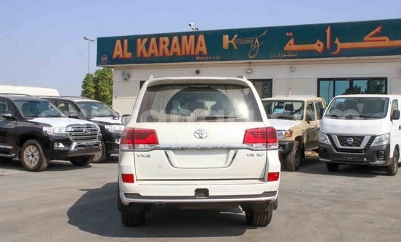 Buy Import Toyota Land Cruiser White Car in Import - Dubai in Malawi Buy Import Toyota Land Cruiser White Car in Import - Dubai in Malawi