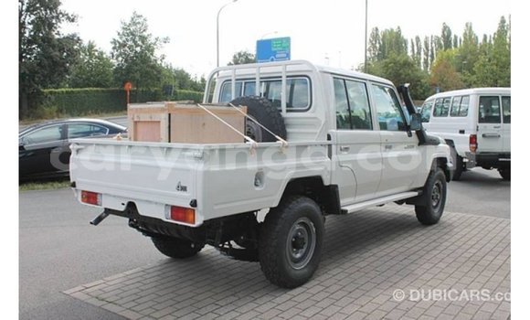 Buy Import Toyota Land Cruiser White Car in Import - Dubai in Malawi Buy Import Toyota Land Cruiser White Car in Import - Dubai in Malawi