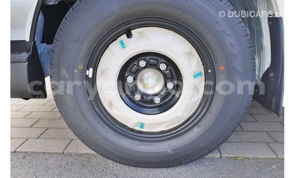 Buy Import Toyota Hiace White Car in Import - Dubai in Malawi Buy Import Toyota Hiace White Car in Import - Dubai in Malawi