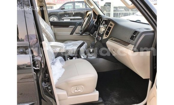 Buy Import Mitsubishi Pajero Black Car in Import - Dubai in Malawi Buy Import Mitsubishi Pajero Black Car in Import - Dubai in Malawi