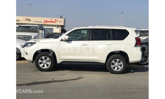Acheter Import Voiture Toyota Prado Blanc à Import - Dubai, Malawi Acheter Import Voiture Toyota Prado Blanc à Import - Dubai, Malawi