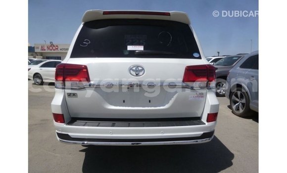 Acheter Import Voiture Toyota Land Cruiser Blanc à Import - Dubai, Malawi Acheter Import Voiture Toyota Land Cruiser Blanc à Import - Dubai, Malawi