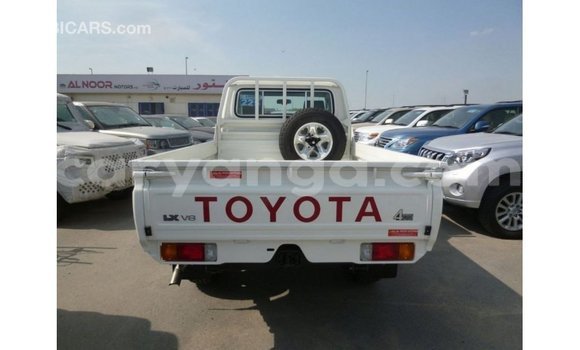 Buy Import Toyota Land Cruiser White Car in Import - Dubai in Malawi Buy Import Toyota Land Cruiser White Car in Import - Dubai in Malawi