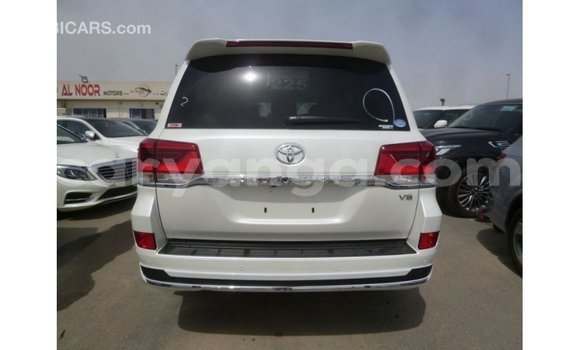 Buy Import Toyota Land Cruiser White Car in Import - Dubai in Malawi Buy Import Toyota Land Cruiser White Car in Import - Dubai in Malawi