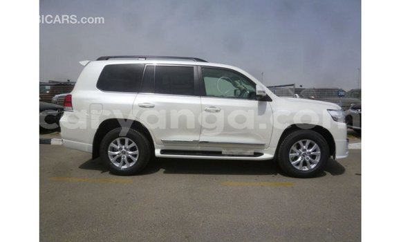 Buy Import Toyota Land Cruiser White Car in Import - Dubai in Malawi Buy Import Toyota Land Cruiser White Car in Import - Dubai in Malawi
