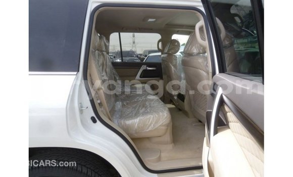 Buy Import Toyota Land Cruiser White Car in Import - Dubai in Malawi Buy Import Toyota Land Cruiser White Car in Import - Dubai in Malawi