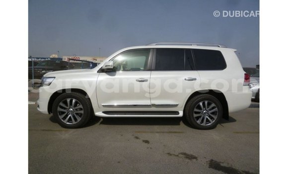 Buy Import Toyota Land Cruiser White Car in Import - Dubai in Malawi Buy Import Toyota Land Cruiser White Car in Import - Dubai in Malawi