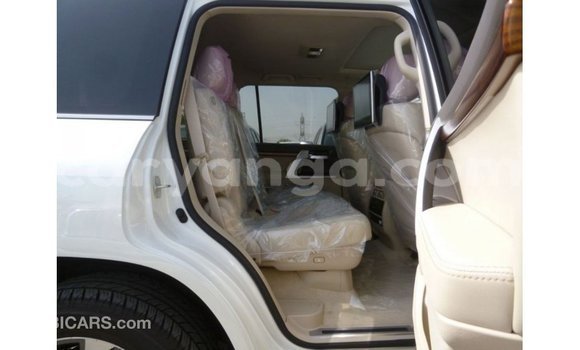 Buy Import Toyota Land Cruiser White Car in Import - Dubai in Malawi Buy Import Toyota Land Cruiser White Car in Import - Dubai in Malawi