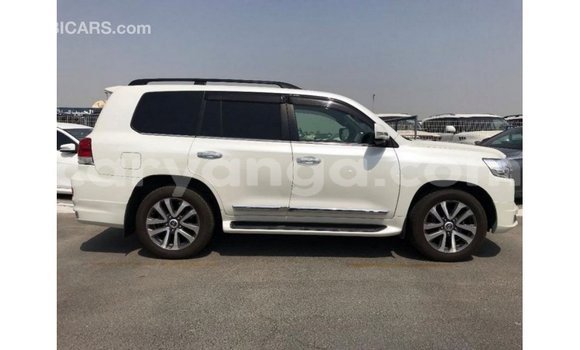 Buy Import Toyota Land Cruiser White Car in Import - Dubai in Malawi Buy Import Toyota Land Cruiser White Car in Import - Dubai in Malawi