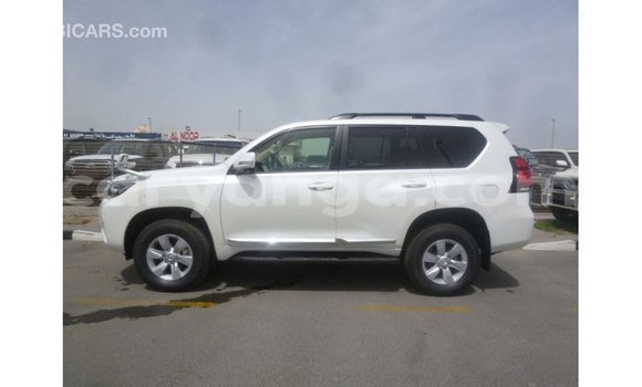 Acheter Import Voiture Toyota Prado Blanc à Import - Dubai, Malawi Acheter Import Voiture Toyota Prado Blanc à Import - Dubai, Malawi