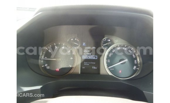 Acheter Import Voiture Toyota Prado Blanc à Import - Dubai, Malawi Acheter Import Voiture Toyota Prado Blanc à Import - Dubai, Malawi