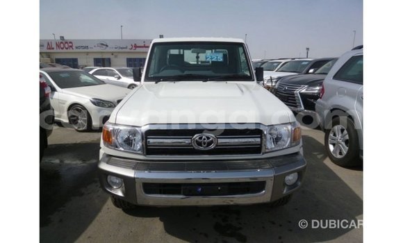 Acheter Import Voiture Toyota Land Cruiser Blanc à Import - Dubai, Malawi Acheter Import Voiture Toyota Land Cruiser Blanc à Import - Dubai, Malawi