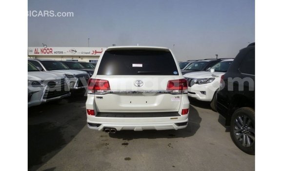 Buy Import Toyota Land Cruiser White Car in Import - Dubai in Malawi Buy Import Toyota Land Cruiser White Car in Import - Dubai in Malawi