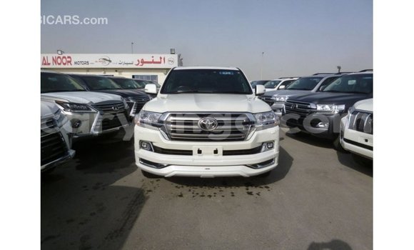 Buy Import Toyota Land Cruiser White Car in Import - Dubai in Malawi Buy Import Toyota Land Cruiser White Car in Import - Dubai in Malawi