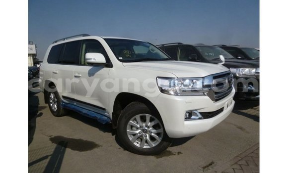 Buy Import Toyota Land Cruiser White Car in Import - Dubai in Malawi