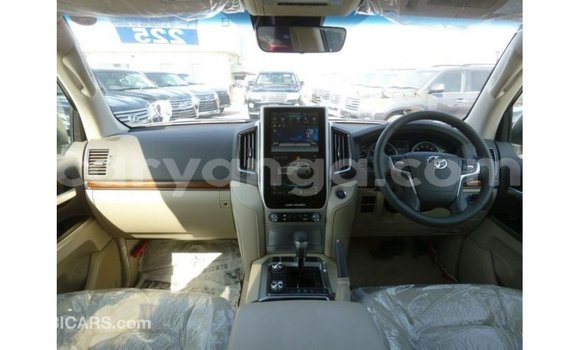 Buy Import Toyota Land Cruiser White Car in Import - Dubai in Malawi Buy Import Toyota Land Cruiser White Car in Import - Dubai in Malawi