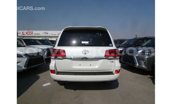Buy Import Toyota Land Cruiser White Car in Import - Dubai in Malawi Buy Import Toyota Land Cruiser White Car in Import - Dubai in Malawi