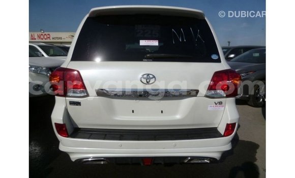 Acheter Import Voiture Toyota Land Cruiser Blanc à Import - Dubai, Malawi Acheter Import Voiture Toyota Land Cruiser Blanc à Import - Dubai, Malawi