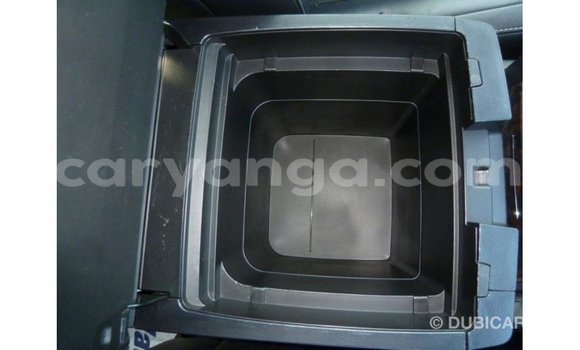 Acheter Import Voiture Toyota Land Cruiser Blanc à Import - Dubai, Malawi Acheter Import Voiture Toyota Land Cruiser Blanc à Import - Dubai, Malawi