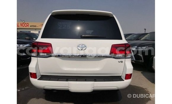 Buy Import Toyota Land Cruiser White Car in Import - Dubai in Malawi Buy Import Toyota Land Cruiser White Car in Import - Dubai in Malawi