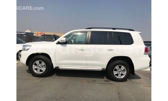 Buy Import Toyota Land Cruiser White Car in Import - Dubai in Malawi Buy Import Toyota Land Cruiser White Car in Import - Dubai in Malawi