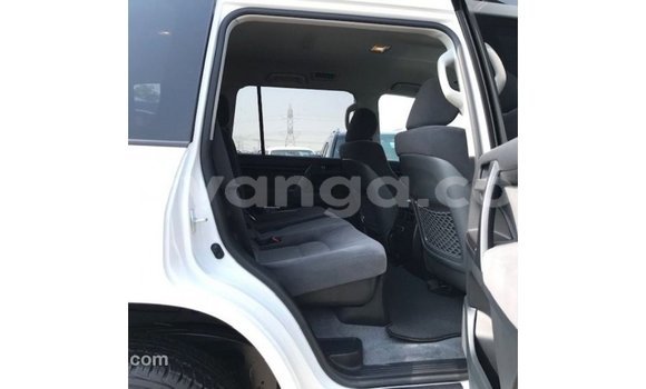 Buy Import Toyota Land Cruiser White Car in Import - Dubai in Malawi Buy Import Toyota Land Cruiser White Car in Import - Dubai in Malawi