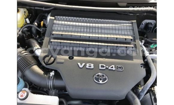 Buy Import Toyota Land Cruiser White Car in Import - Dubai in Malawi Buy Import Toyota Land Cruiser White Car in Import - Dubai in Malawi