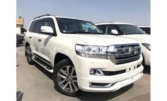 Acheter Import Voiture Toyota Land Cruiser Blanc à Import - Dubai, Malawi Acheter Import Voiture Toyota Land Cruiser Blanc à Import - Dubai, Malawi