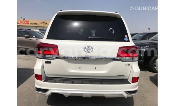 Acheter Import Voiture Toyota Land Cruiser Blanc à Import - Dubai, Malawi Acheter Import Voiture Toyota Land Cruiser Blanc à Import - Dubai, Malawi