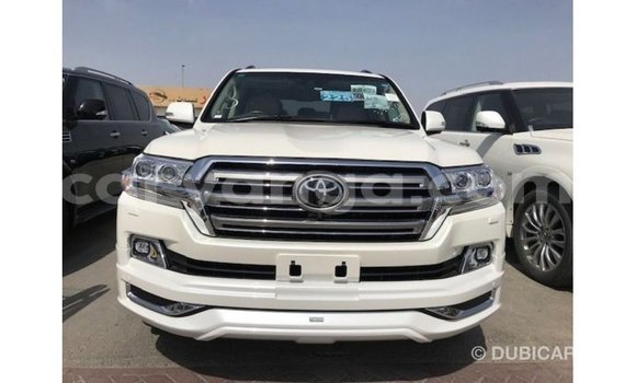 Acheter Import Voiture Toyota Land Cruiser Blanc à Import - Dubai, Malawi Acheter Import Voiture Toyota Land Cruiser Blanc à Import - Dubai, Malawi