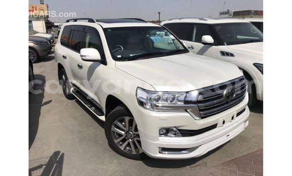 Acheter Import Voiture Toyota Land Cruiser Blanc à Import - Dubai, Malawi Acheter Import Voiture Toyota Land Cruiser Blanc à Import - Dubai, Malawi
