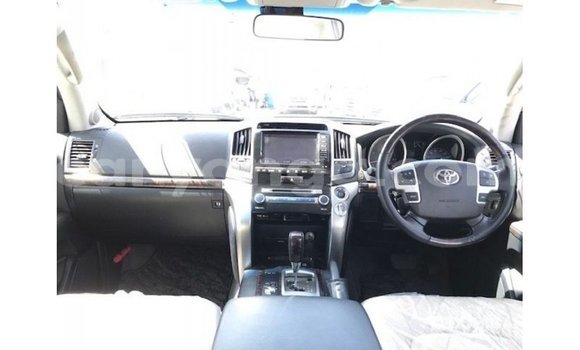 Buy Import Toyota Land Cruiser White Car in Import - Dubai in Malawi Buy Import Toyota Land Cruiser White Car in Import - Dubai in Malawi