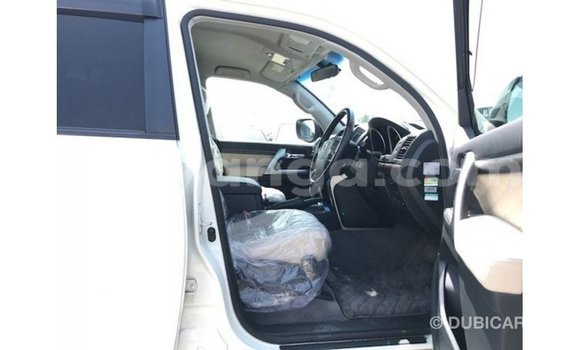 Buy Import Toyota Land Cruiser White Car in Import - Dubai in Malawi Buy Import Toyota Land Cruiser White Car in Import - Dubai in Malawi