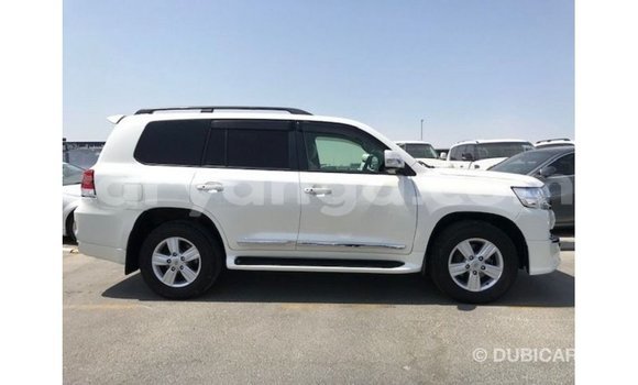 Buy Import Toyota Land Cruiser White Car in Import - Dubai in Malawi Buy Import Toyota Land Cruiser White Car in Import - Dubai in Malawi