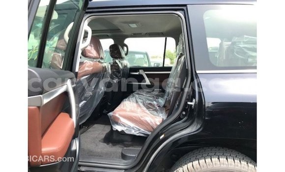 Acheter Import Voiture Toyota Land Cruiser Noir à Import - Dubai, Malawi Acheter Import Voiture Toyota Land Cruiser Noir à Import - Dubai, Malawi