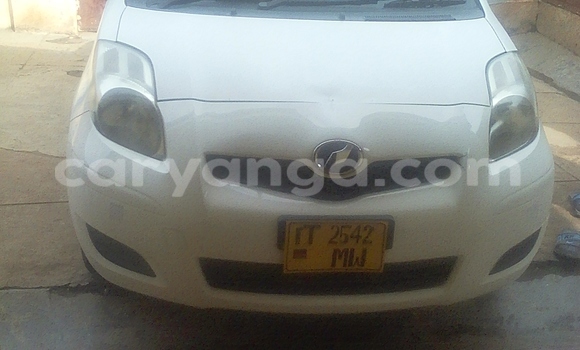 Nunua Ilio tumika Toyota Vitz White Gari ndani ya Lilongwe nchini Malawi Nunua Ilio tumika Toyota Vitz White Gari ndani ya Lilongwe nchini Malawi