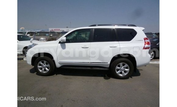 Acheter Import Voiture Toyota Prado Blanc à Import - Dubai, Malawi Acheter Import Voiture Toyota Prado Blanc à Import - Dubai, Malawi